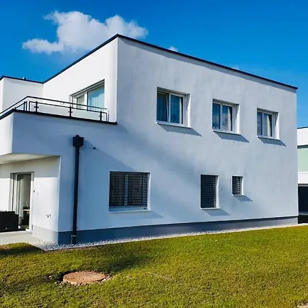Leon Apartment Neu! Gemuetlichkeit An Erster Stelle Linz Exterior photo